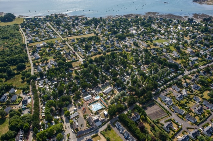 Vue aérienne du camping Manoir de Ker An Poul dans le Golfe du Morbihan 